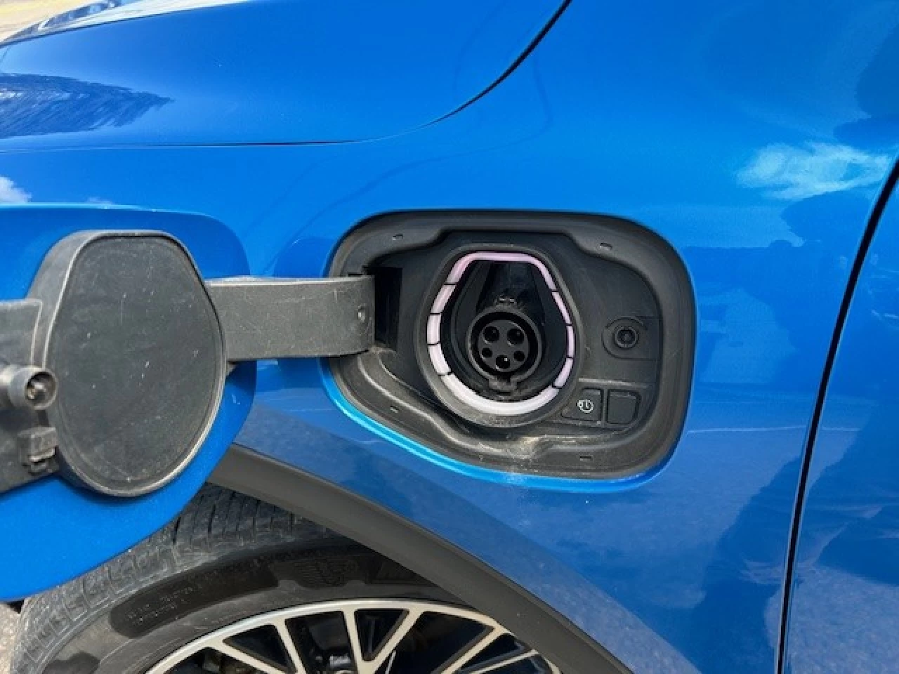 2021 Ford Escape Titanium Plug-In Hybrid https://www.rejeanlaportelincoln.com/resize/b990ff35b810a3abc0cc817b2ca24889-1