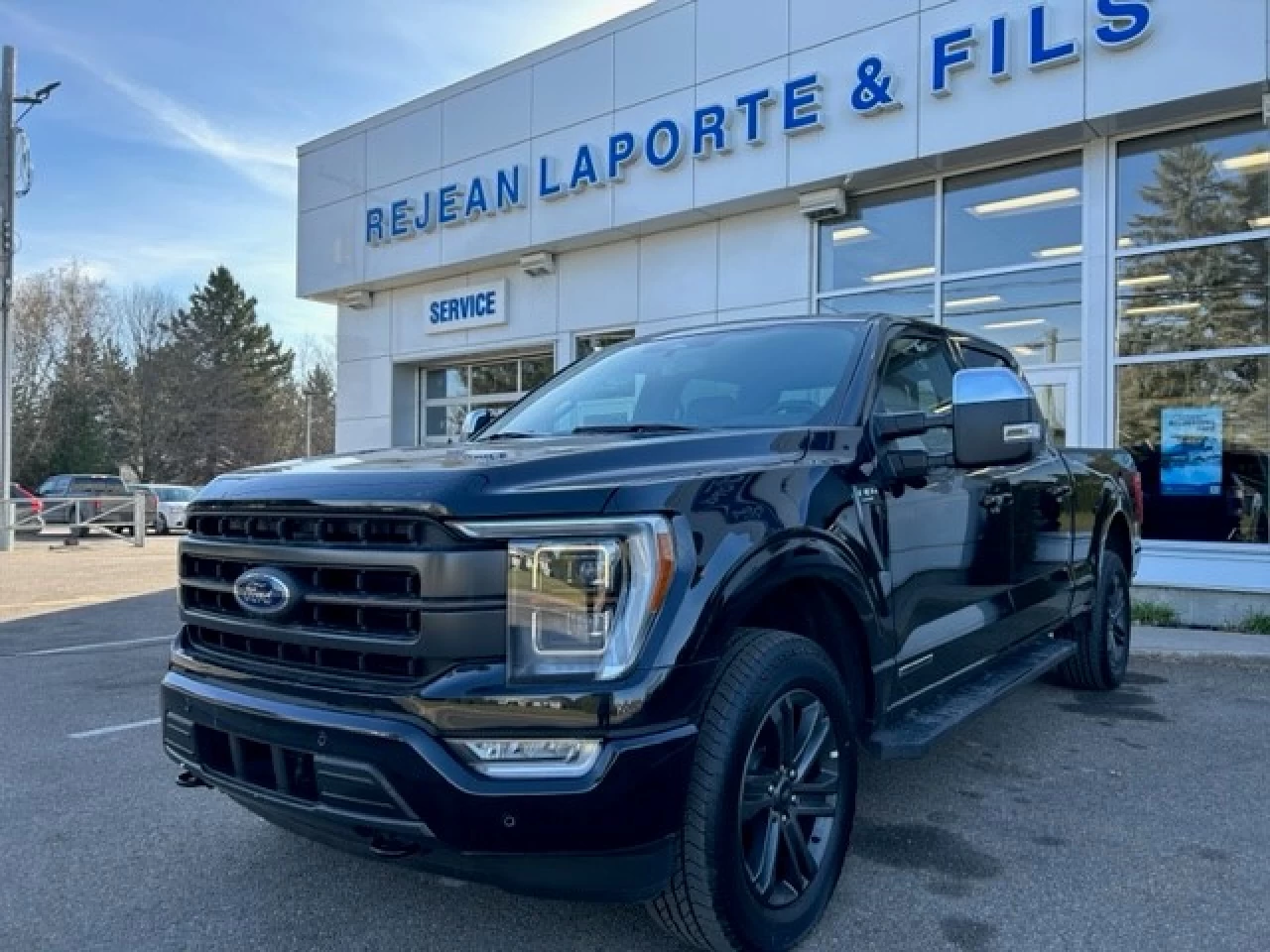 2022 Ford F-150 LARIAT Main Image