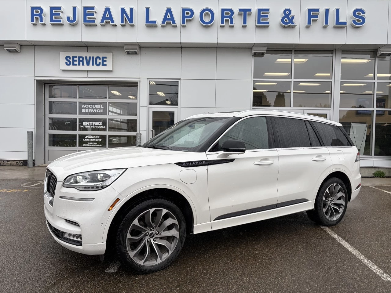 2022 Lincoln Aviator Grand Touring https://www.rejeanlaportelincoln.com/resize/b990ff35b810a3abc0cc817b2ca24889-1