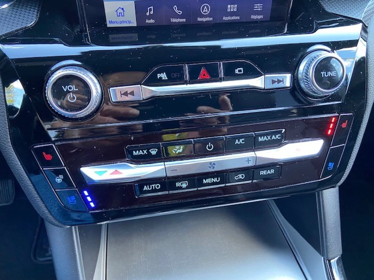 2021 Ford Explorer ST Image principale