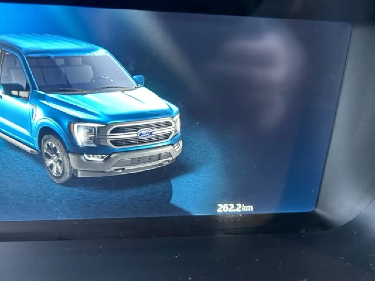 2022 Ford F-150 LARIAT Main Image