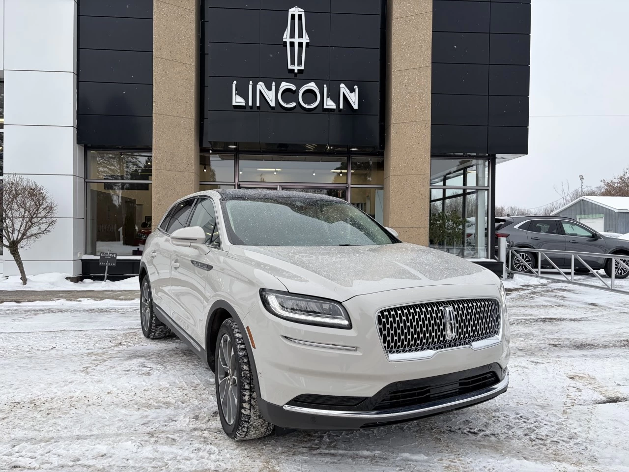 2022 Lincoln Nautilus Reserve AWD Main Image
