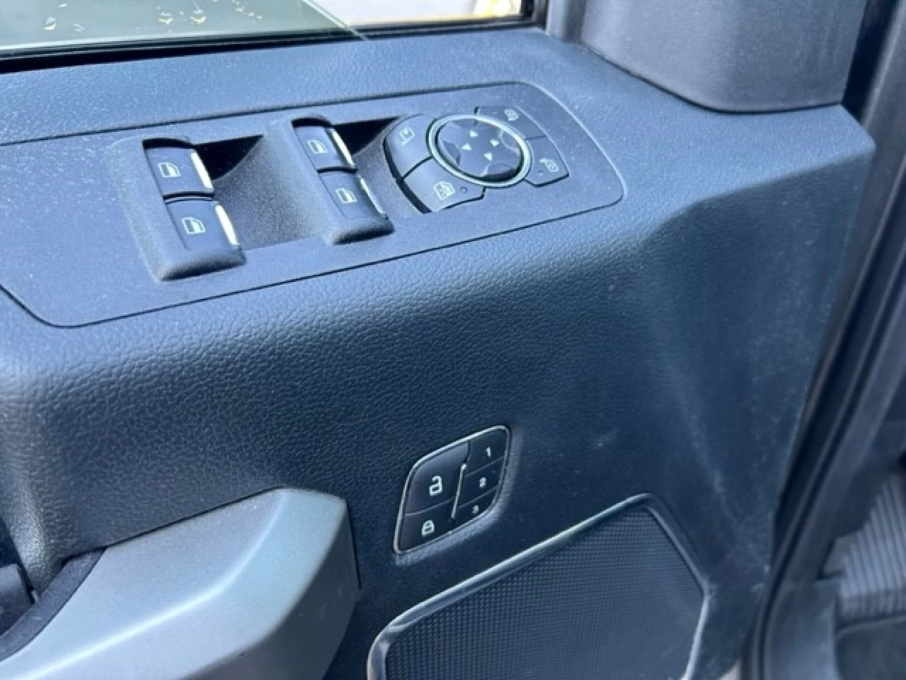 2020 Ford F-150 LARIAT Main Image