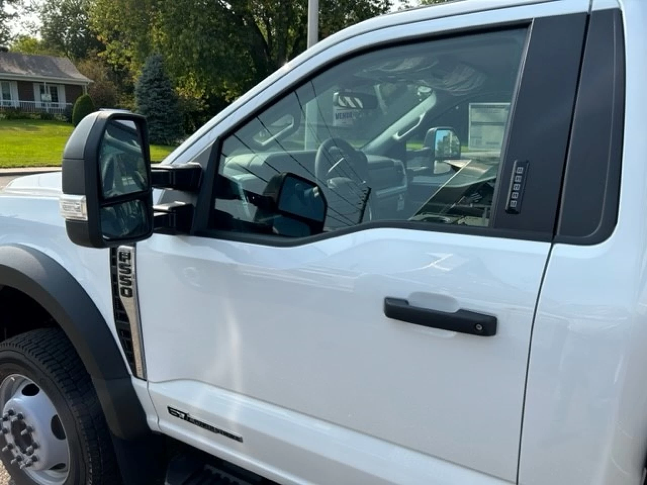 2023 Ford Super Duty F-550 DRW XLT Main Image