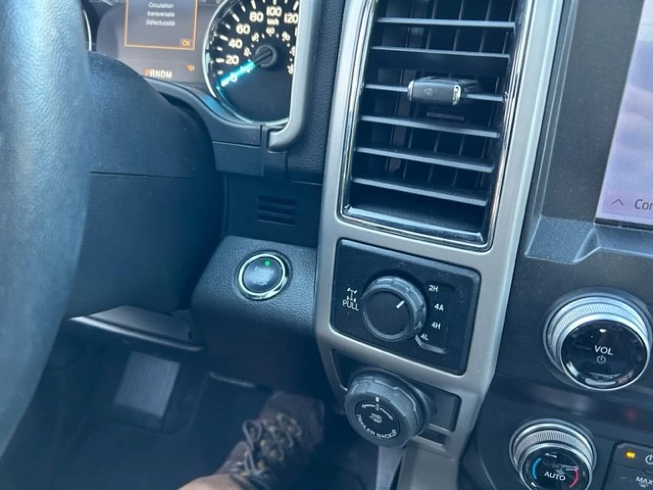 2020 Ford F-150 LARIAT Main Image