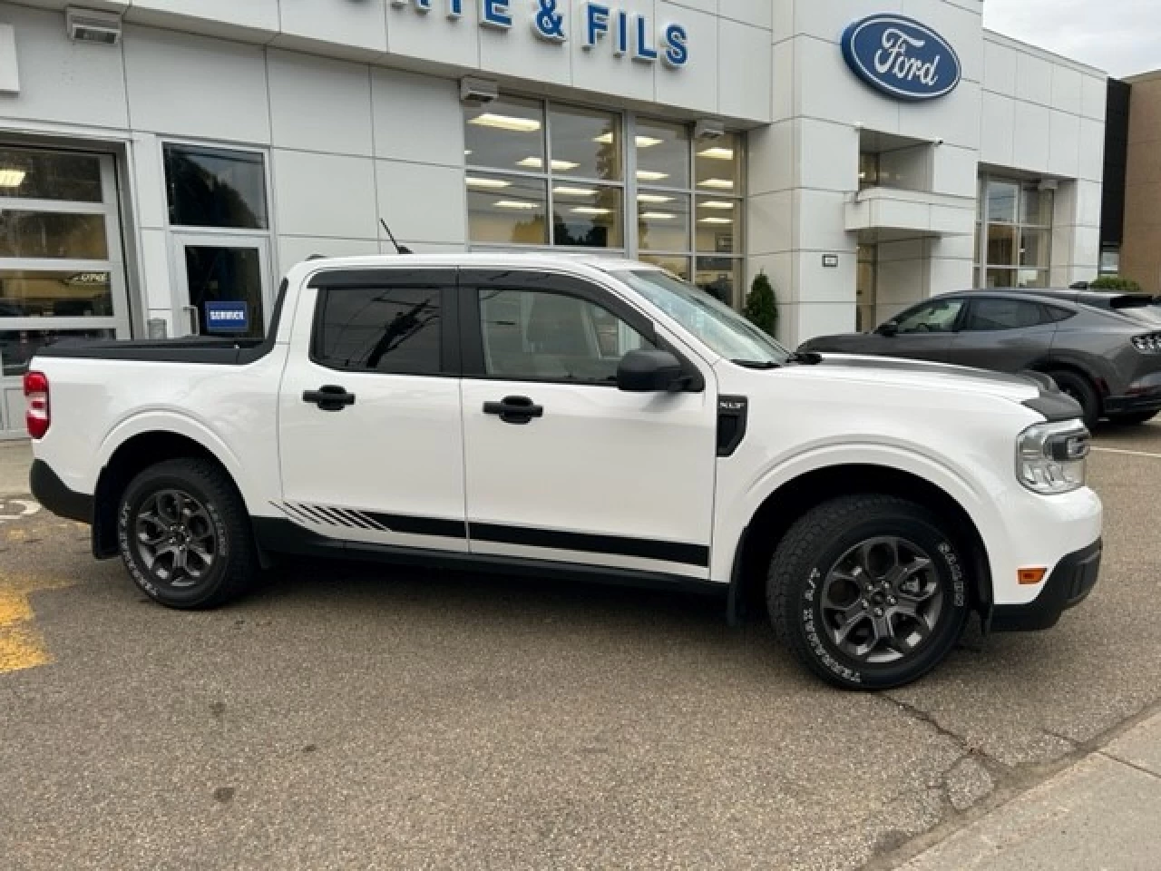 2022 Ford Maverick XLT Image principale