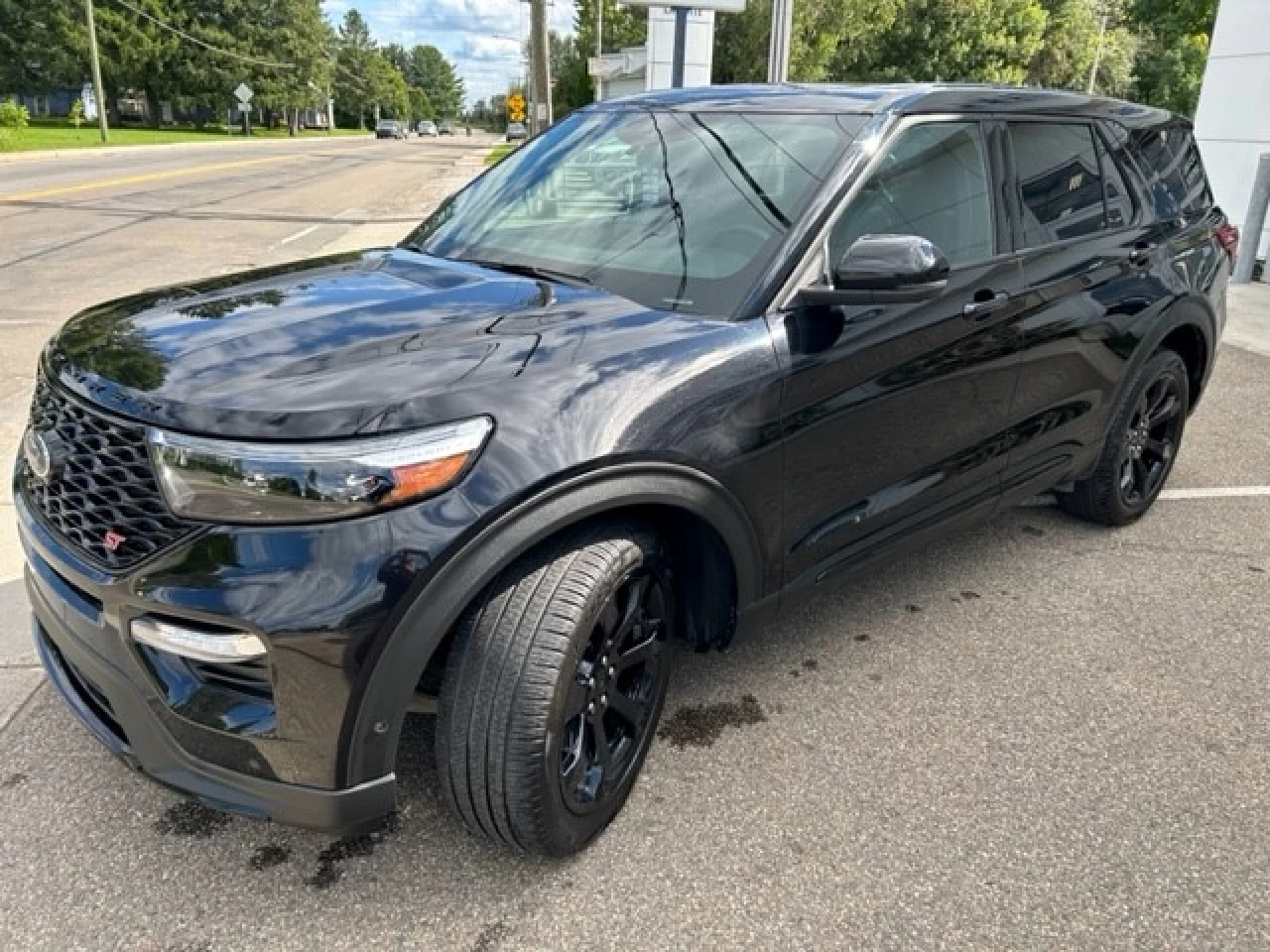 2022 Ford Explorer ST Image principale