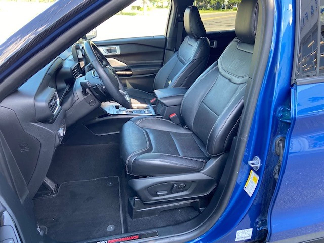 2021 Ford Explorer ST Image principale