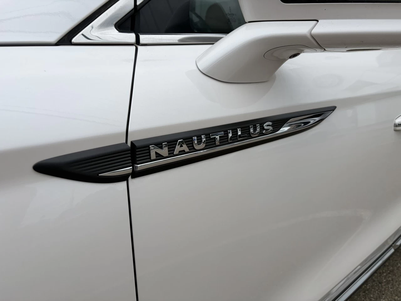 2019 Lincoln Nautilus RESERVE TOIT OUVRANT LUMIERE AMBIANT https://www.rejeanlaportelincoln.com/resize/b990ff35b810a3abc0cc817b2ca24889-1