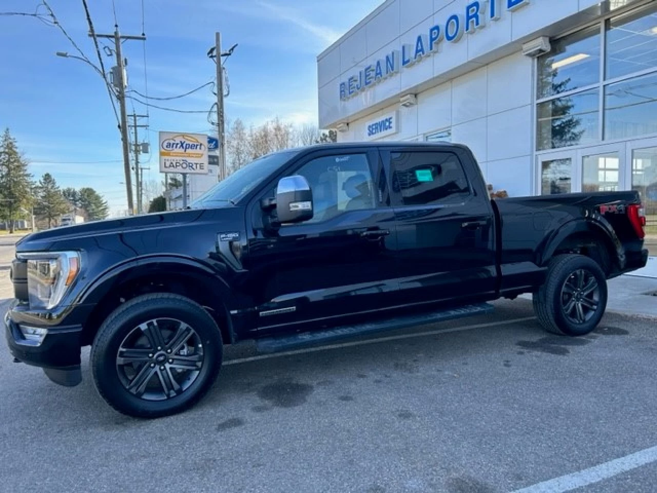 2022 Ford F-150 LARIAT Main Image