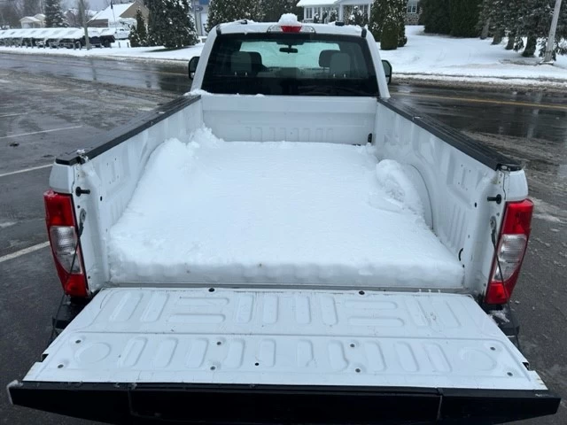 Ford Super Duty F-350 à roues arrière simples XL 2021