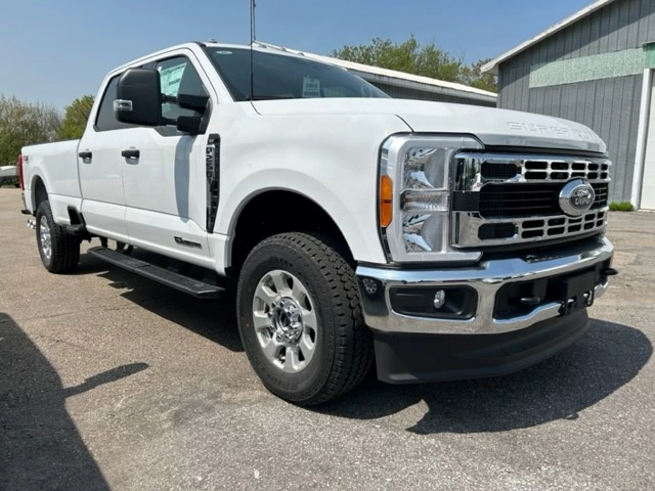 2023 Ford Super Duty F-250 SRW XLT Main Image