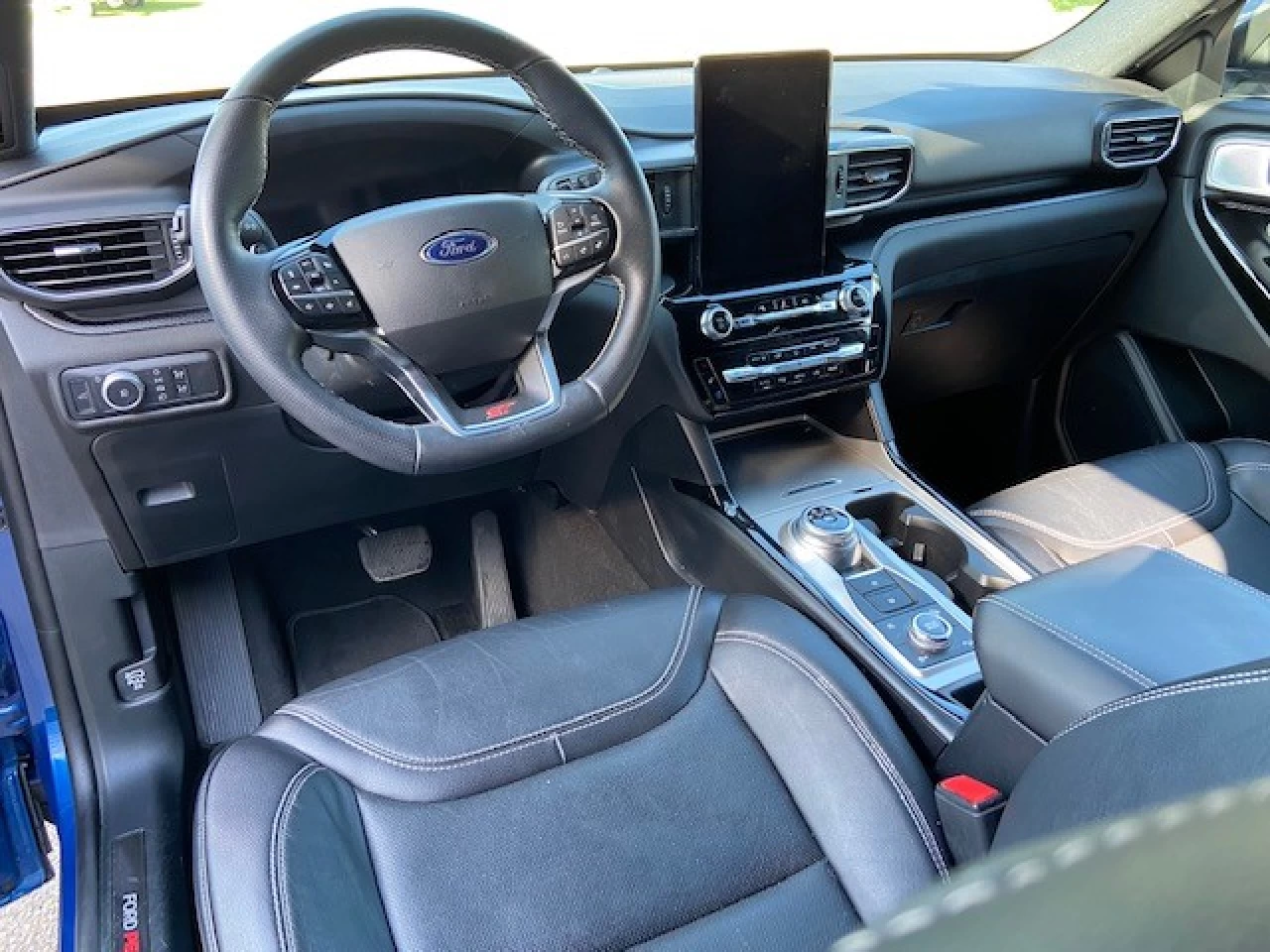 2021 Ford Explorer ST Image principale