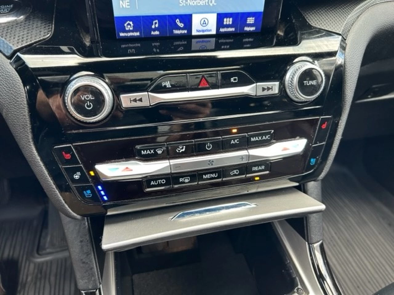 2022 Ford Explorer ST Image principale