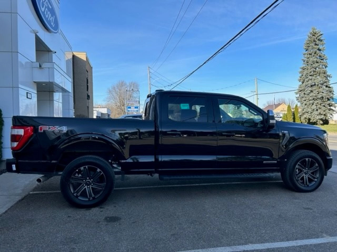 2022 Ford F-150 LARIAT Main Image