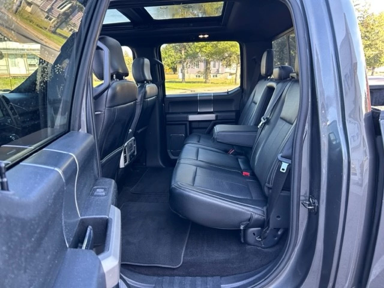 2020 Ford F-150 LARIAT Main Image