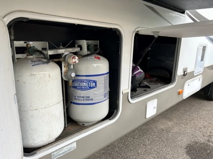 2005 Keystone Challenger 32TPK 