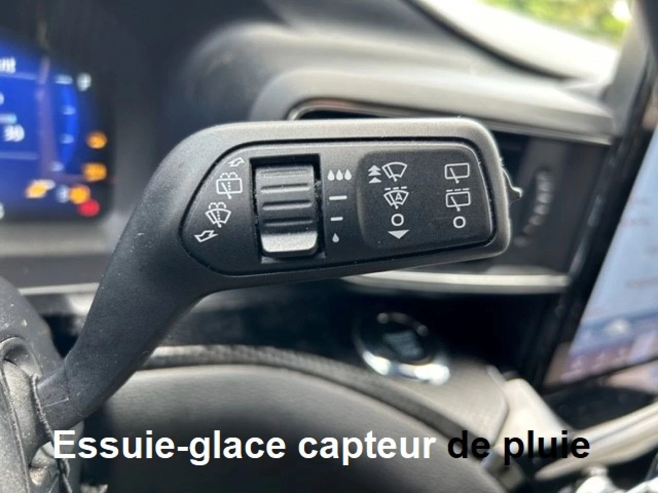 2022 Ford Explorer ST Image principale