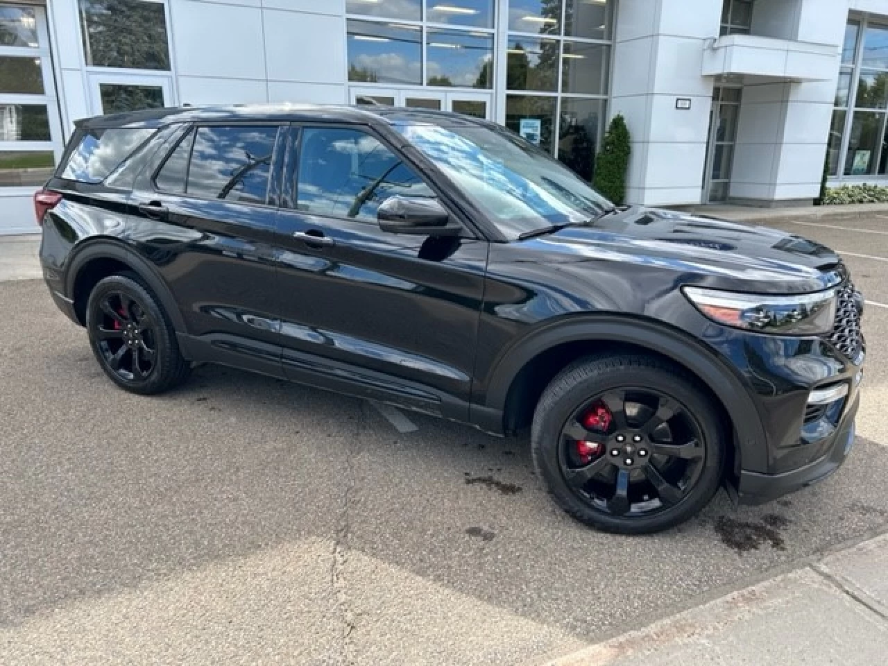 2022 Ford Explorer ST Image principale