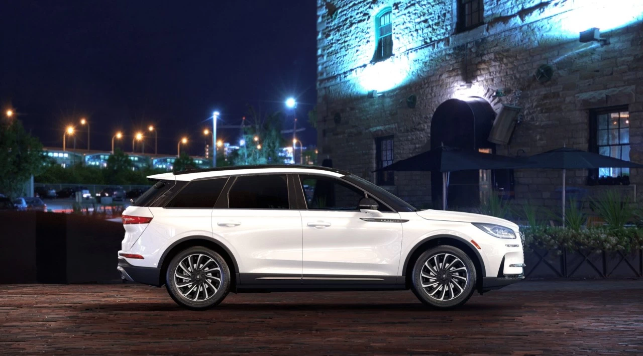 2025 Lincoln Corsair Resreve AWD Main Image
