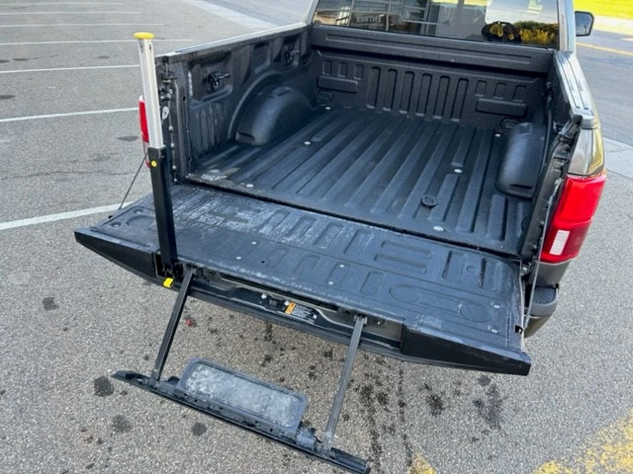 2020 Ford F-150 LARIAT Main Image
