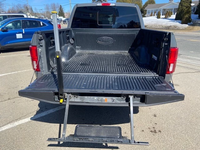 Ford F-150 LARIAT 2020