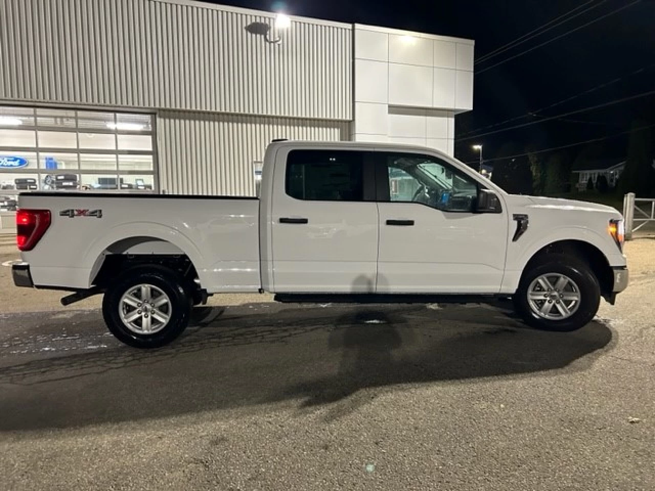 2023 Ford F-150 XLT Main Image