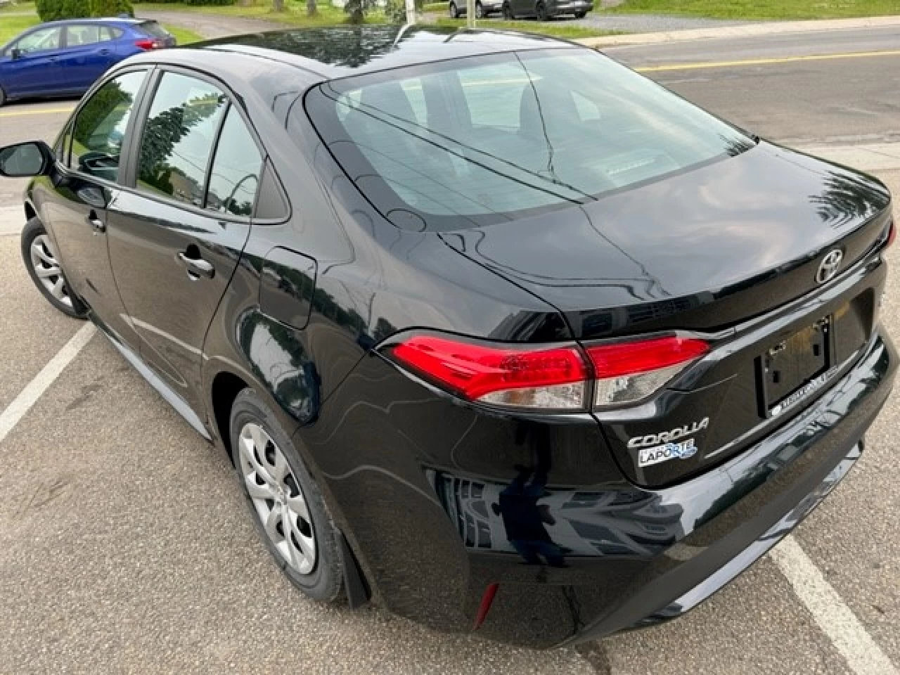 2020 Toyota Corolla LE Main Image