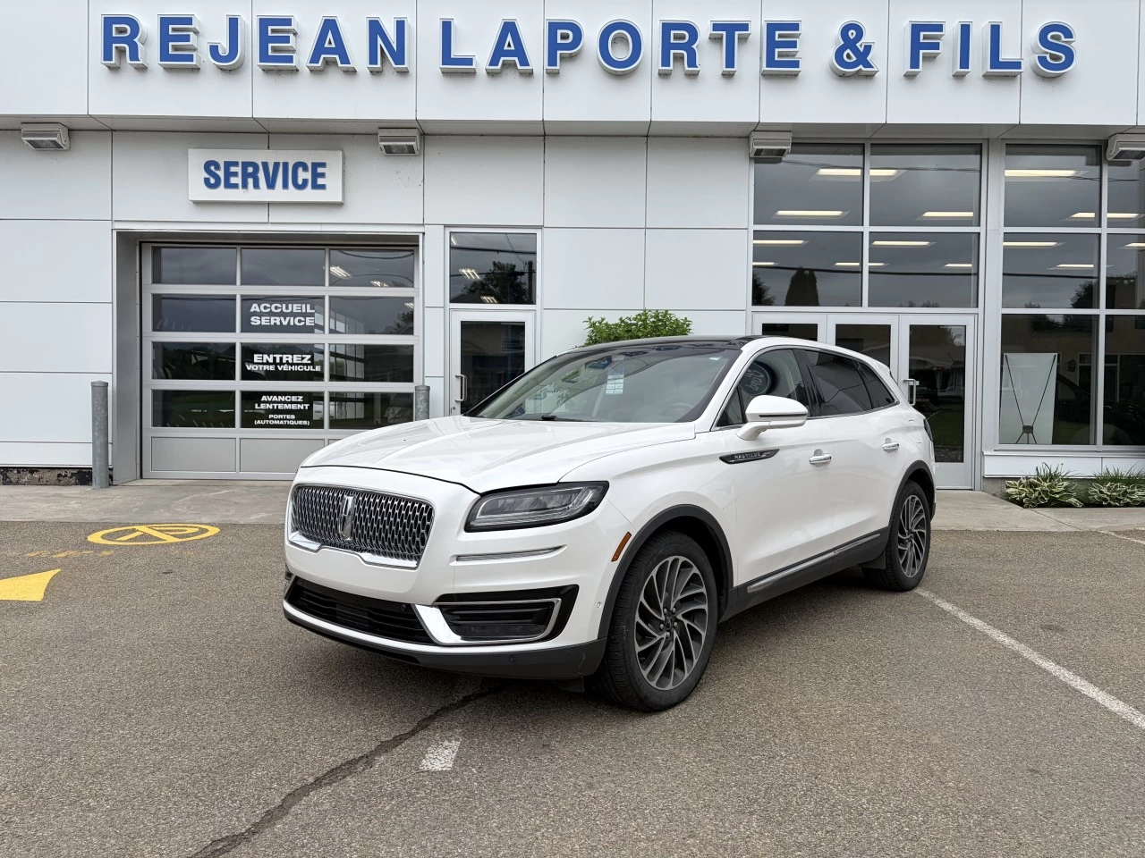 2019 Lincoln Nautilus RESERVE TOIT OUVRANT LUMIERE AMBIANT https://www.rejeanlaportelincoln.com/resize/b990ff35b810a3abc0cc817b2ca24889-1