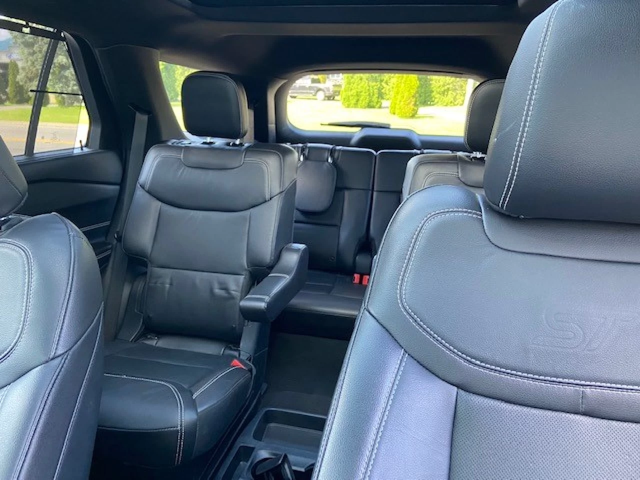 2021 Ford Explorer ST Image principale