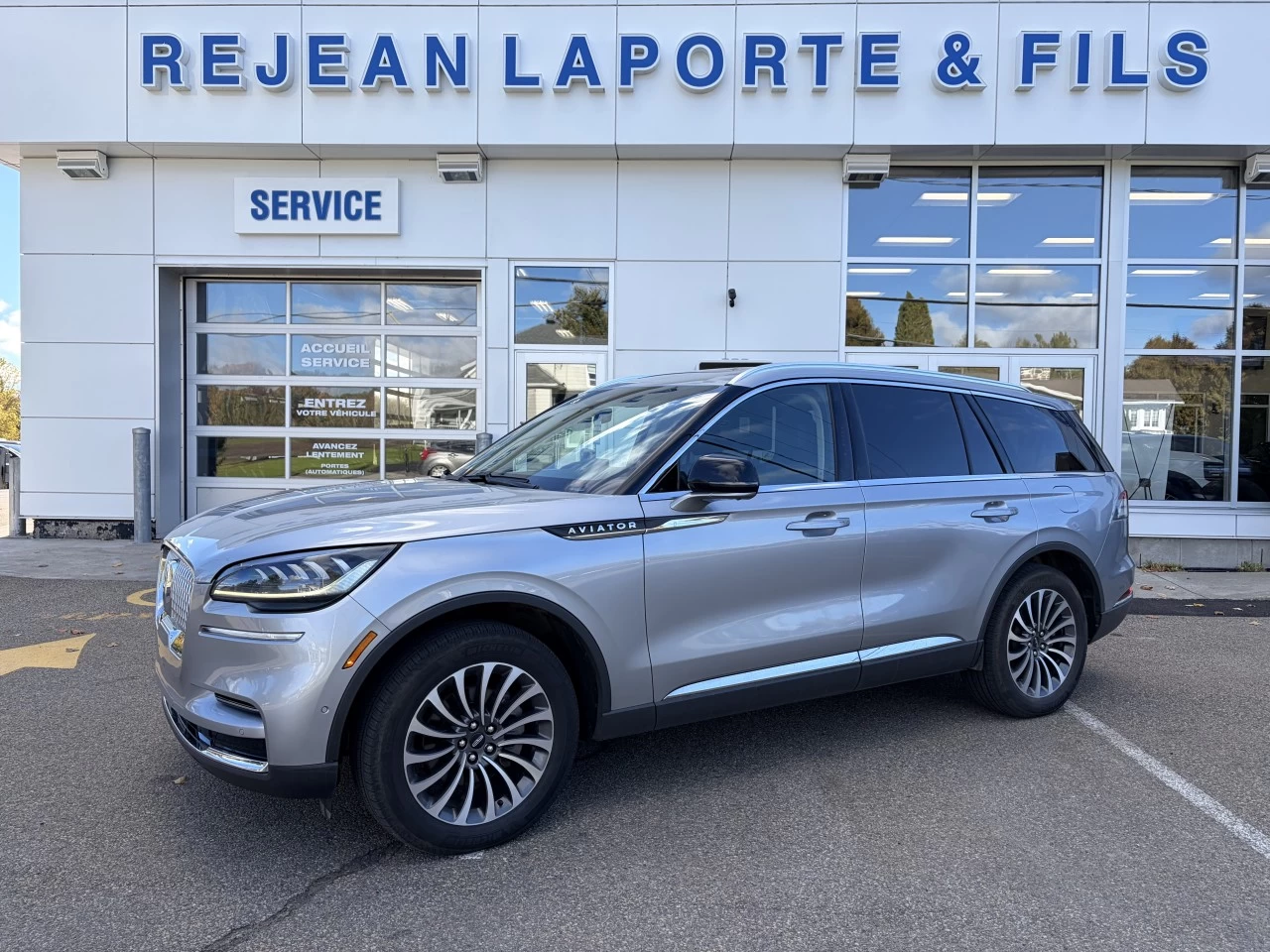 2022 Lincoln Aviator Reserve V6 BITURBO 200A TOIT PANORAMIQUE https://www.rejeanlaportelincoln.com/resize/b990ff35b810a3abc0cc817b2ca24889-1