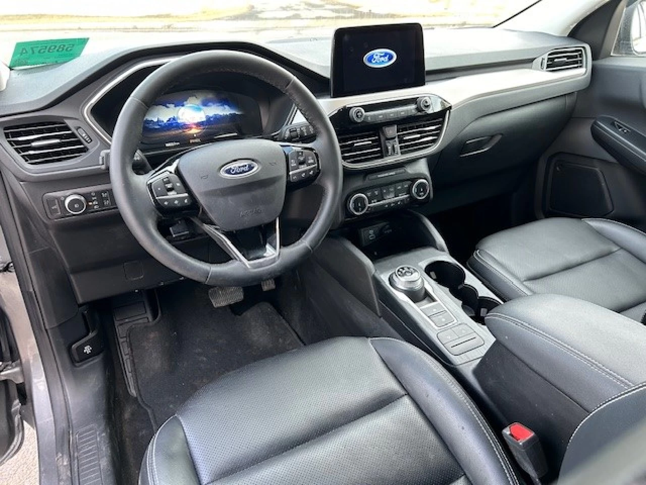 2022 Ford Escape SEL AWD Main Image