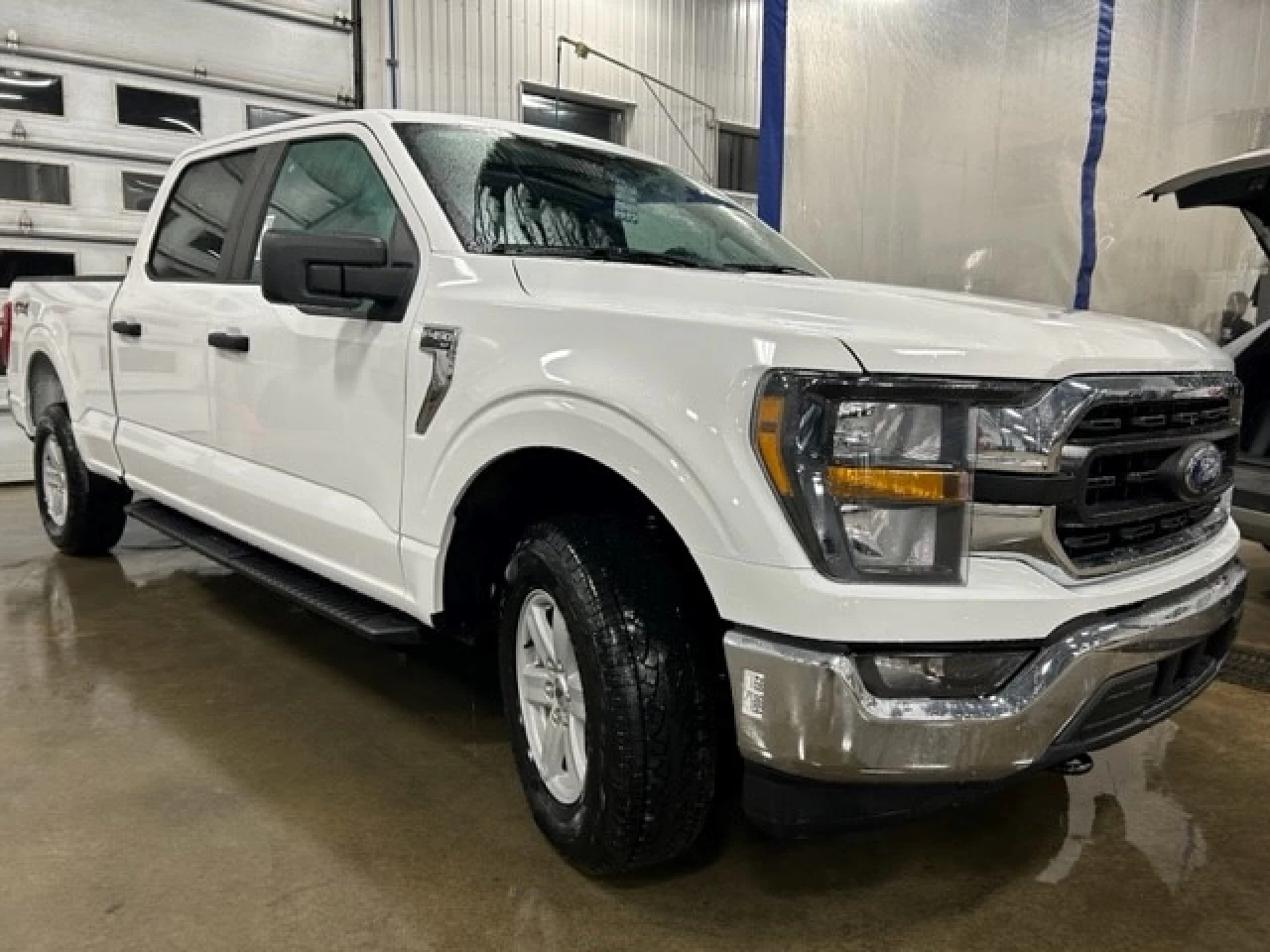 2023 Ford F-150 XLT Main Image