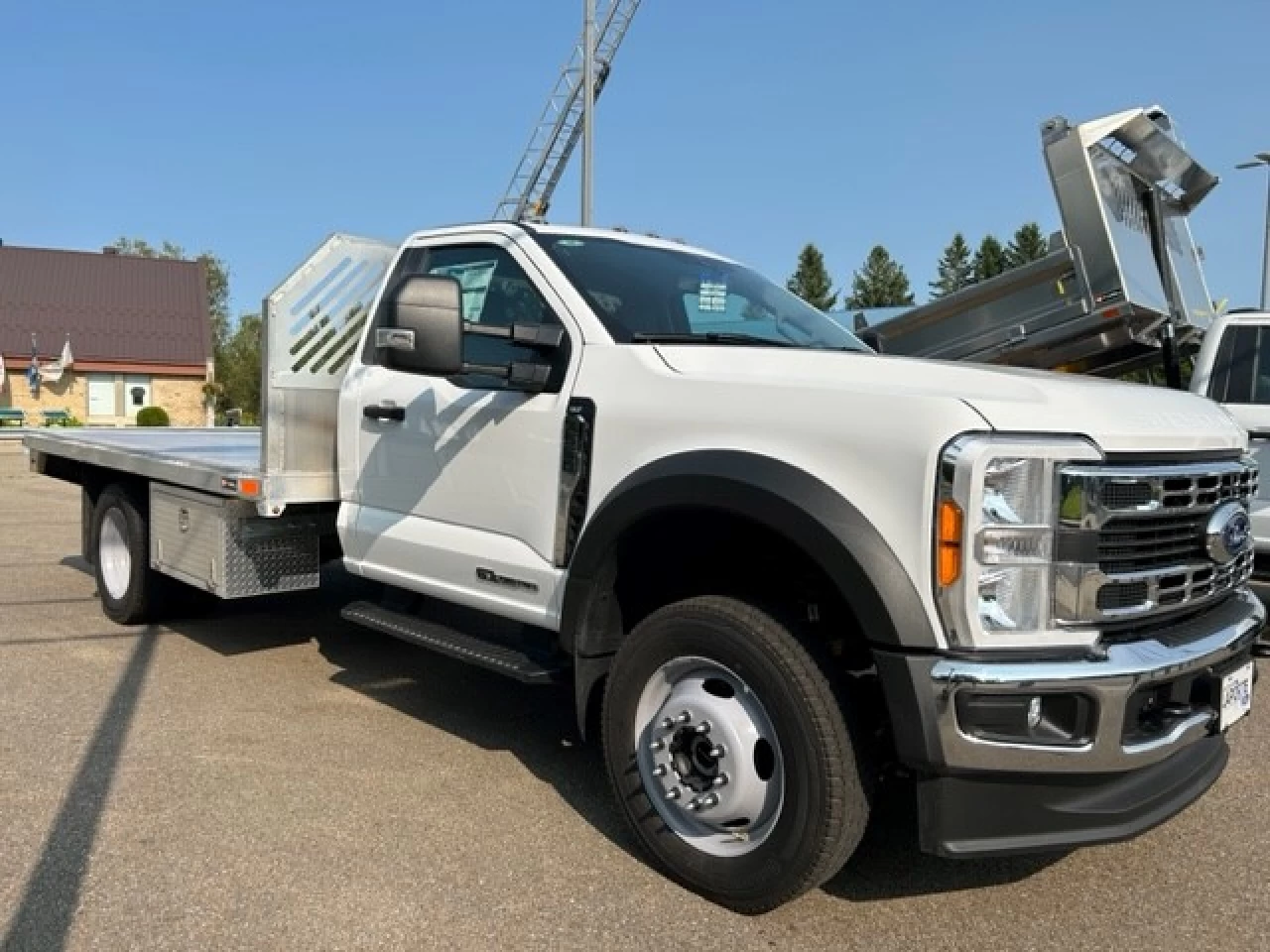 2023 Ford Super Duty F-550 DRW XLT Main Image