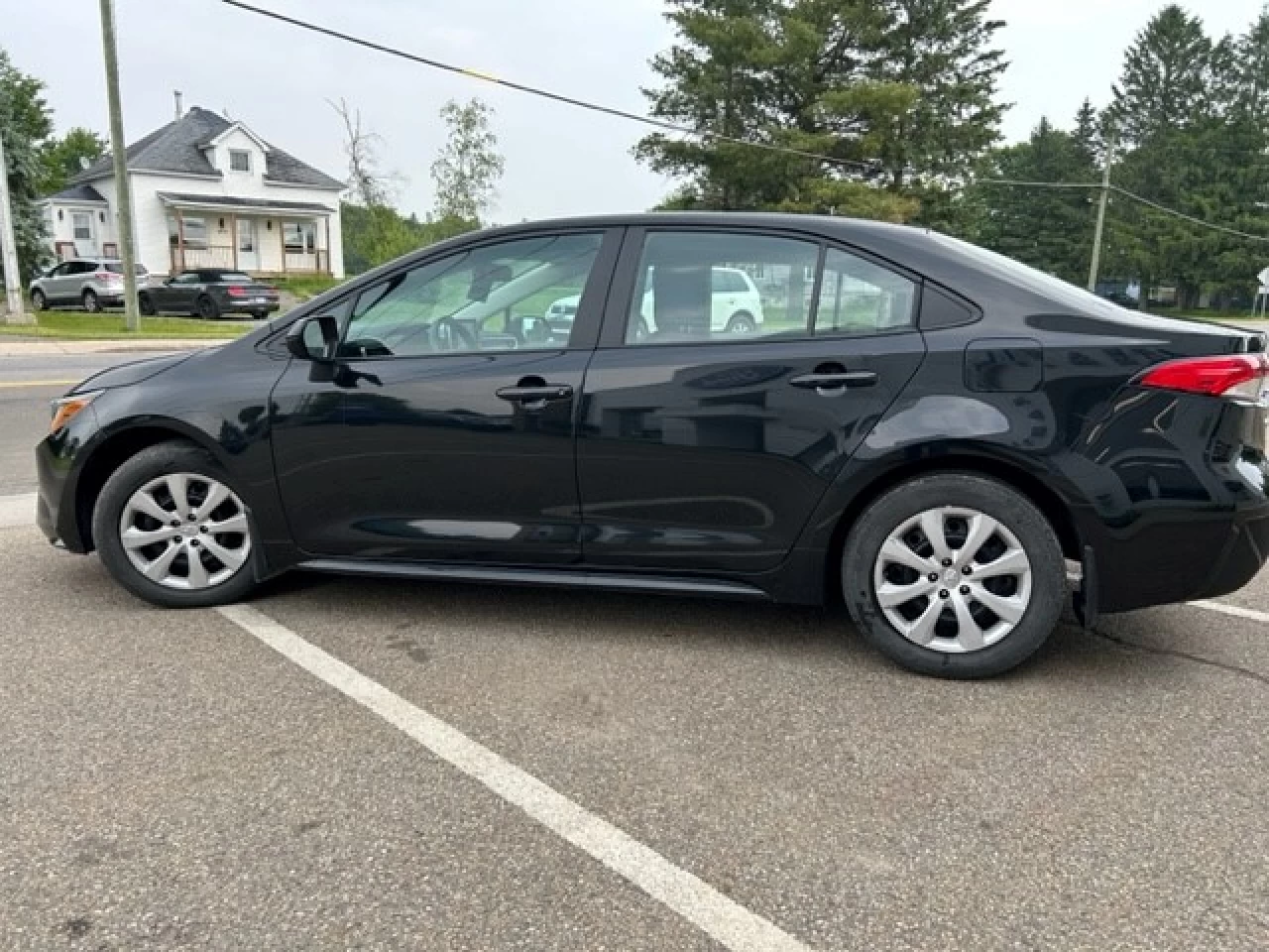2020 Toyota Corolla LE Main Image