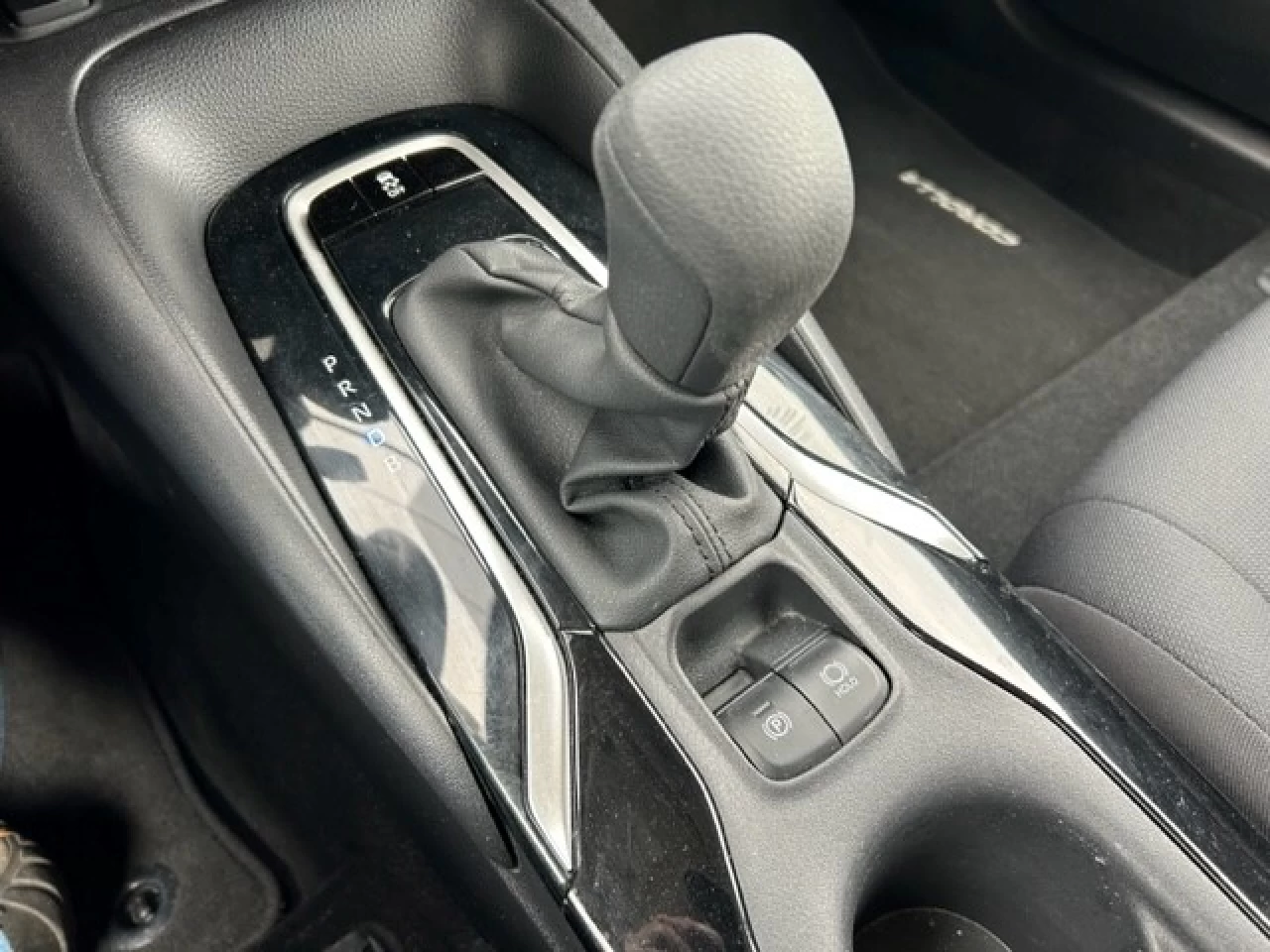 2020 Toyota Corolla LE Main Image