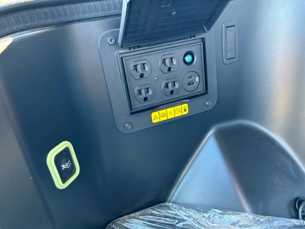 2023 Ford F-150 Lightning Pro Image principale