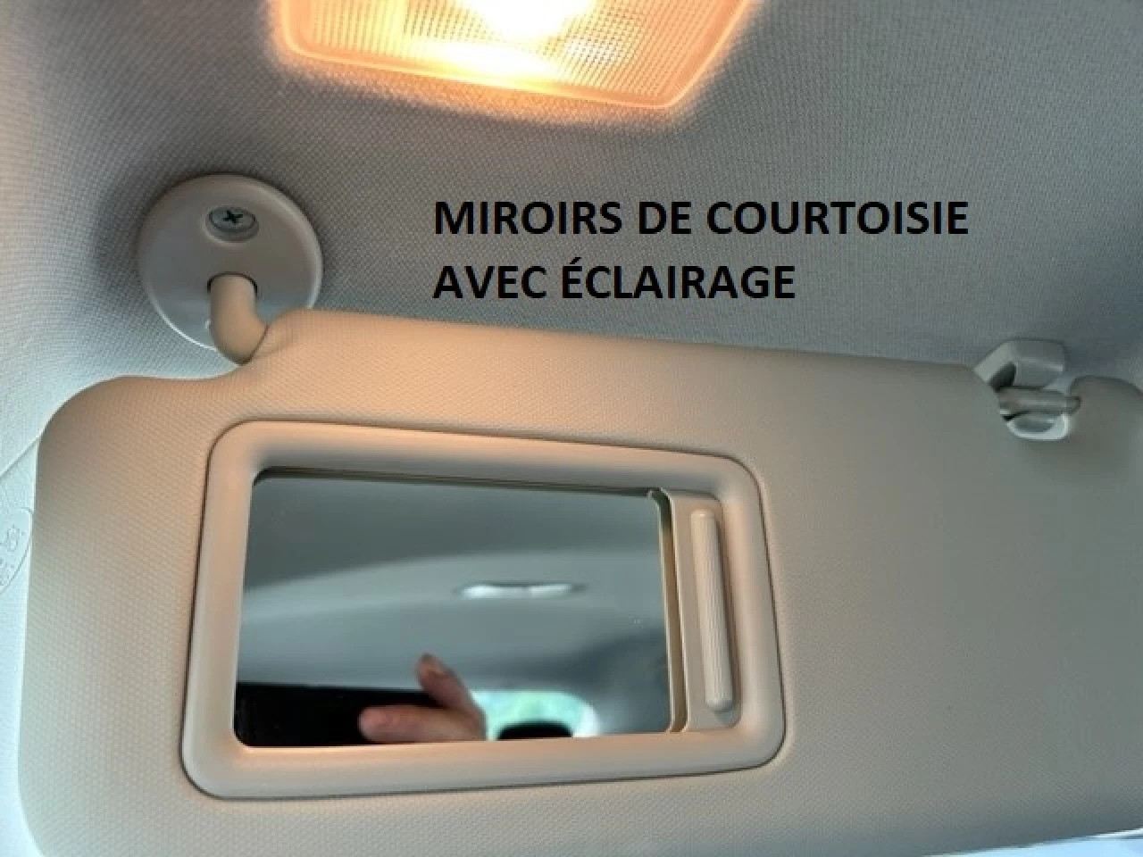 2020 Toyota Corolla LE Main Image