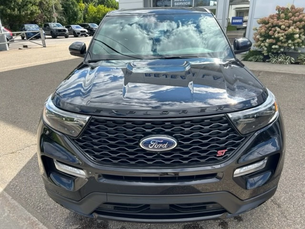 2022 Ford Explorer ST Image principale