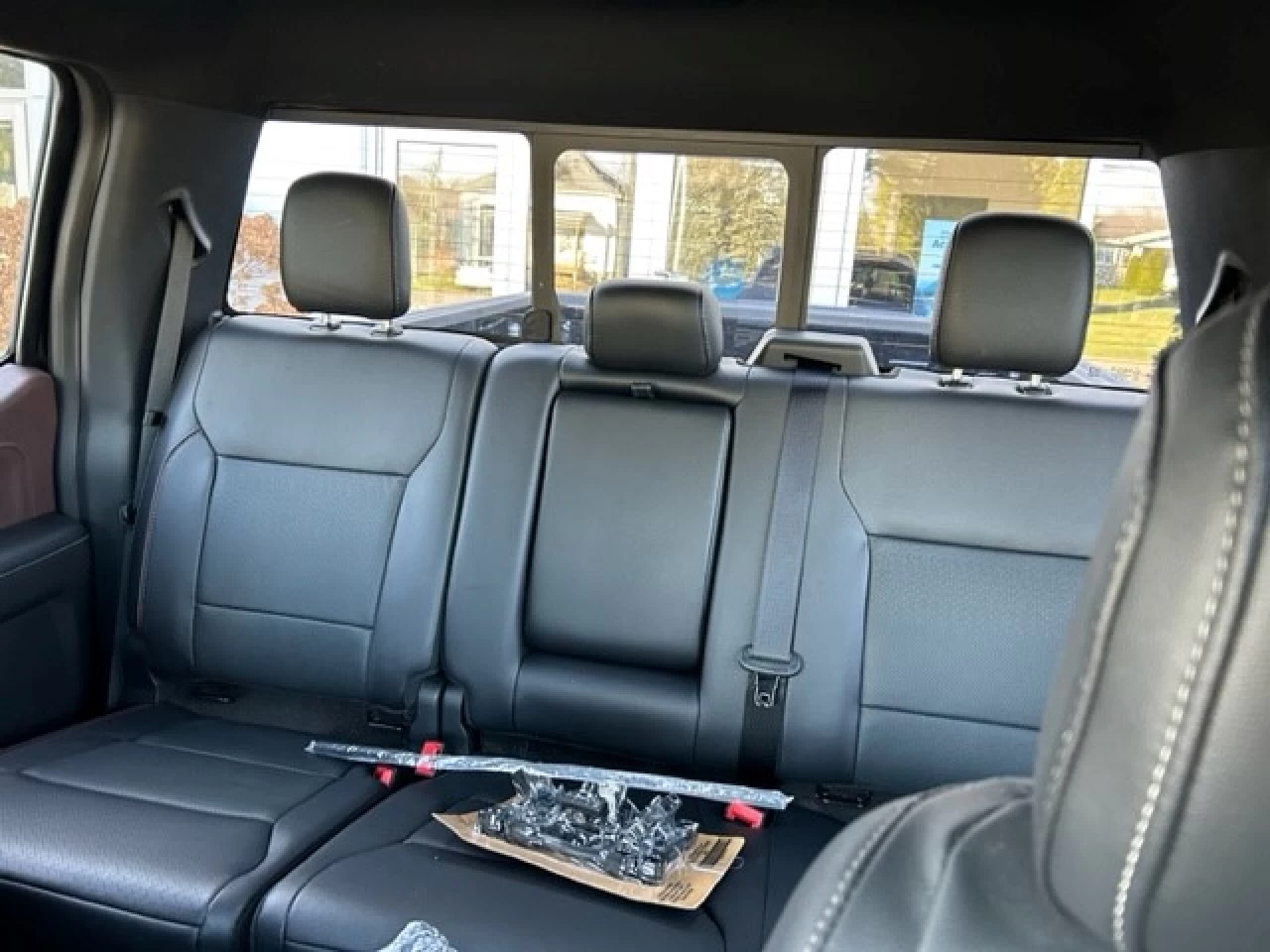 2022 Ford F-150 LARIAT Main Image