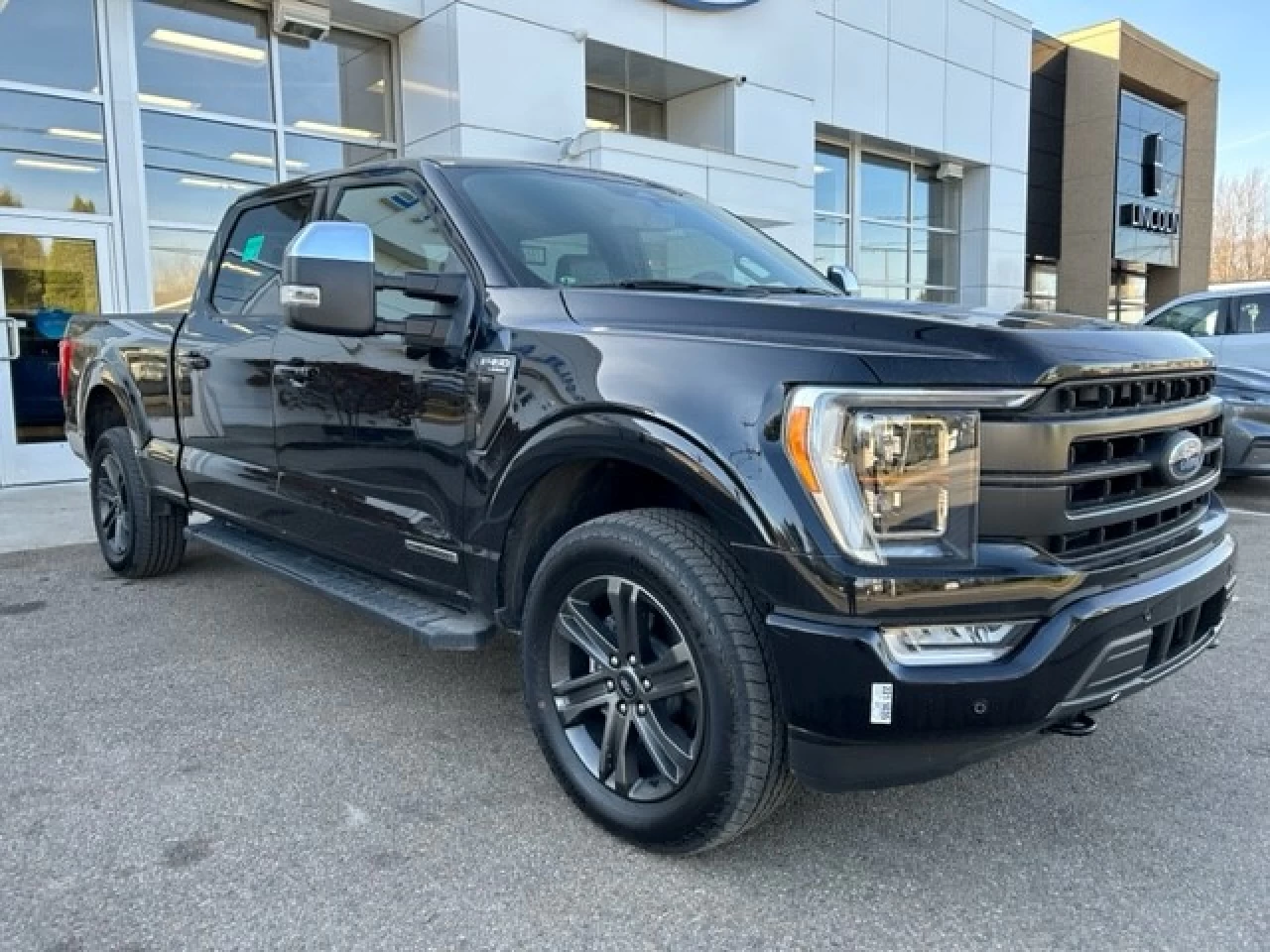 2022 Ford F-150 LARIAT Main Image