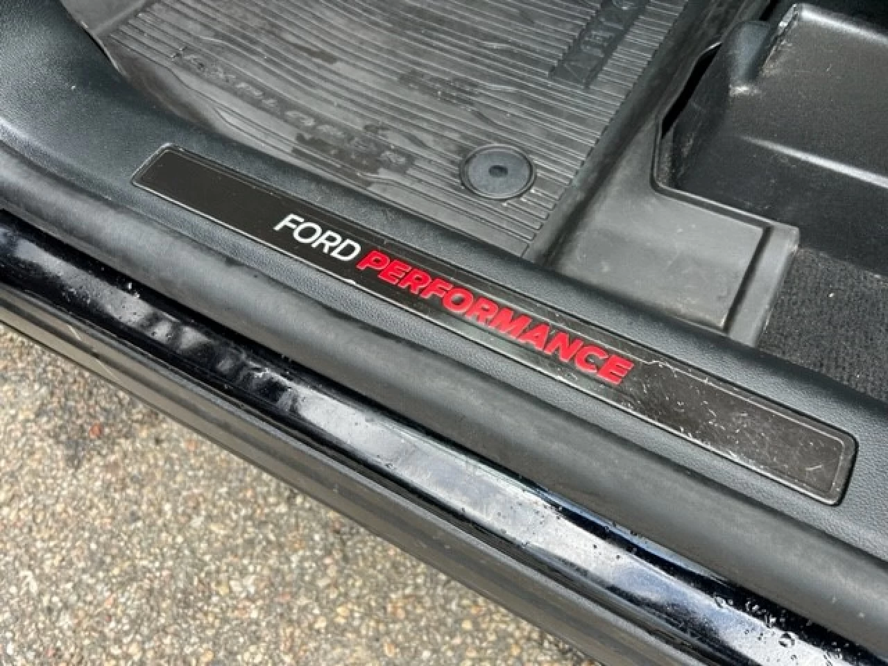 2022 Ford Explorer ST Image principale