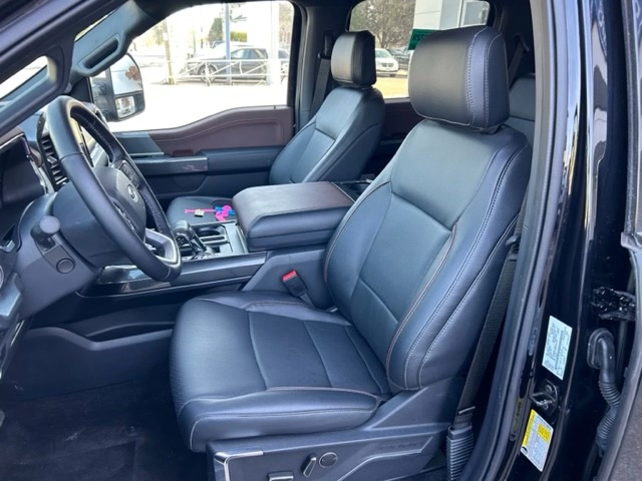 2022 Ford F-150 LARIAT Main Image