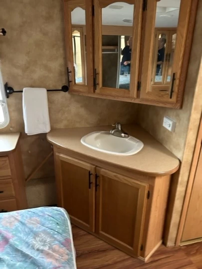 2005 Keystone Challenger 32TPK 