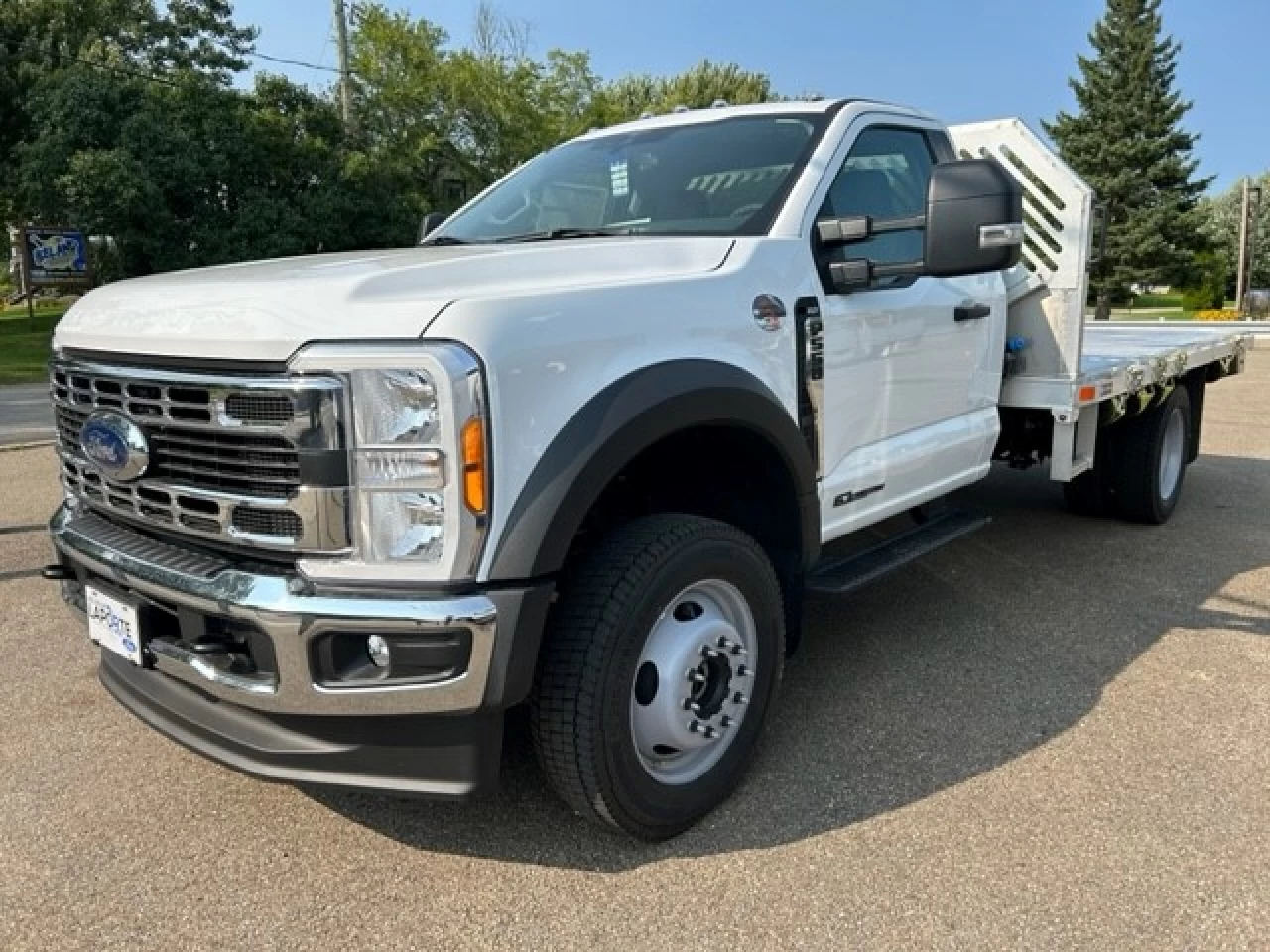 2023 Ford Super Duty F-550 DRW XLT Main Image
