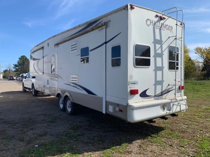 2005 Keystone Challenger 32TPK 