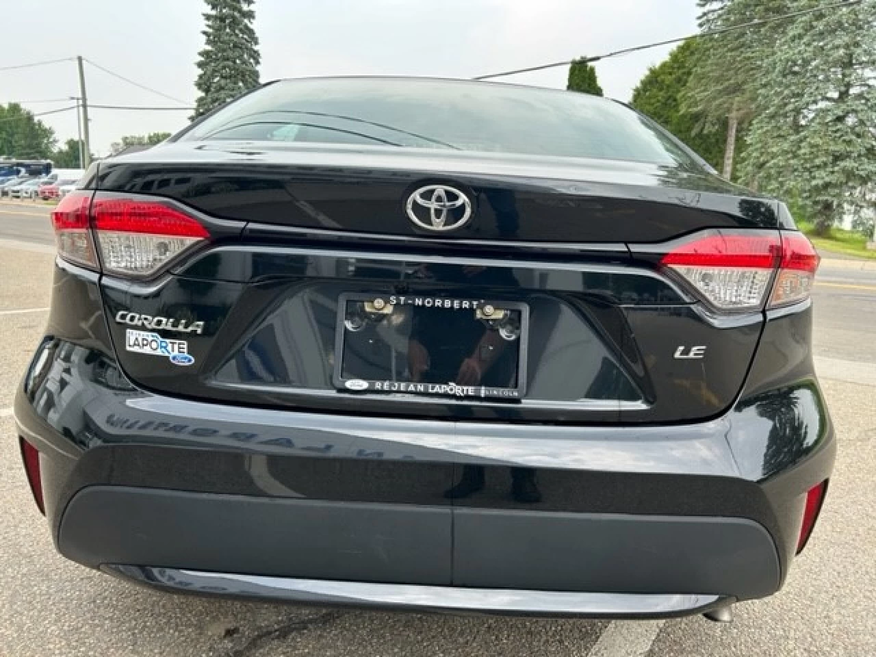 2020 Toyota Corolla LE Main Image