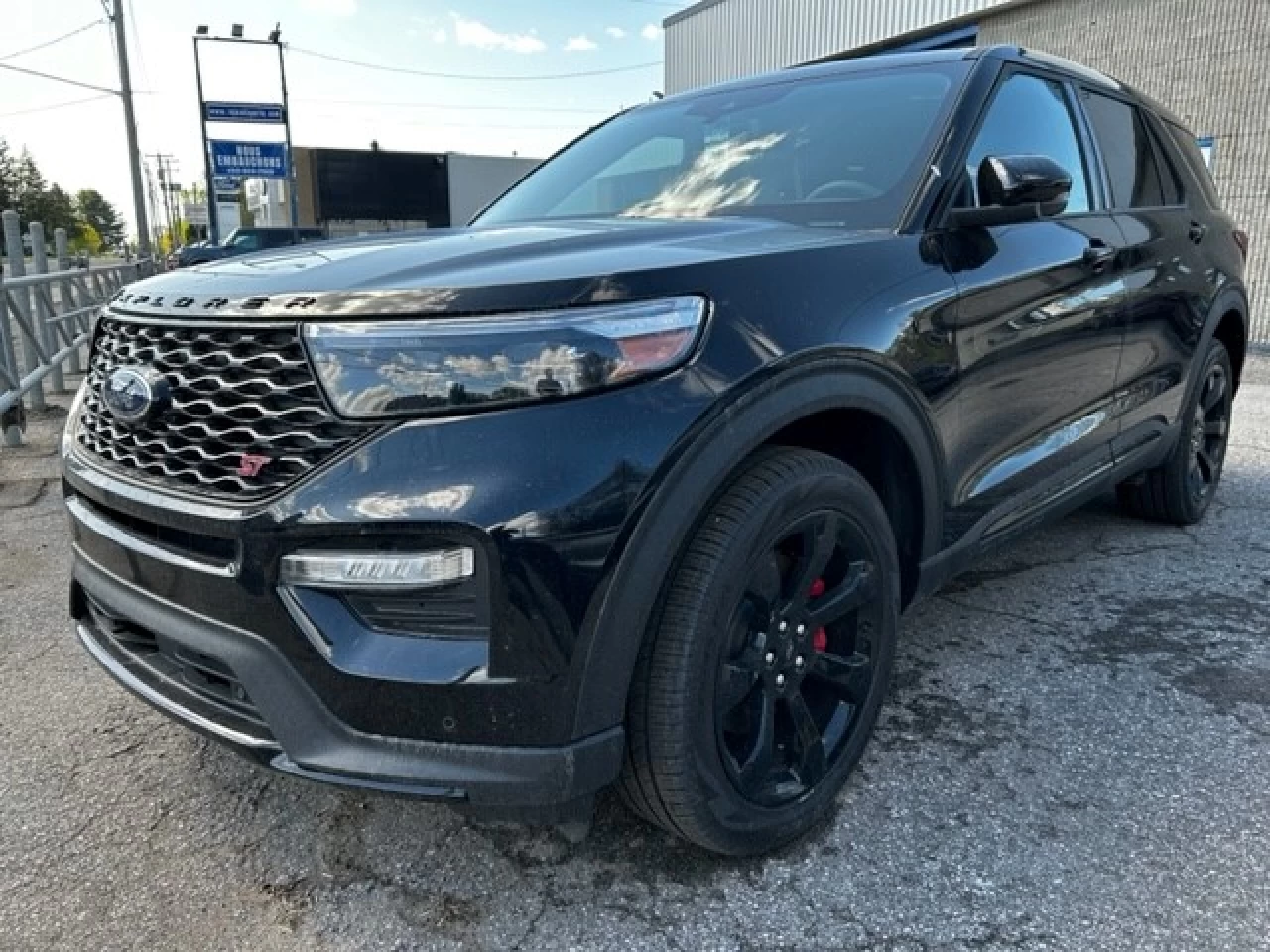 2022 Ford Explorer ST Image principale