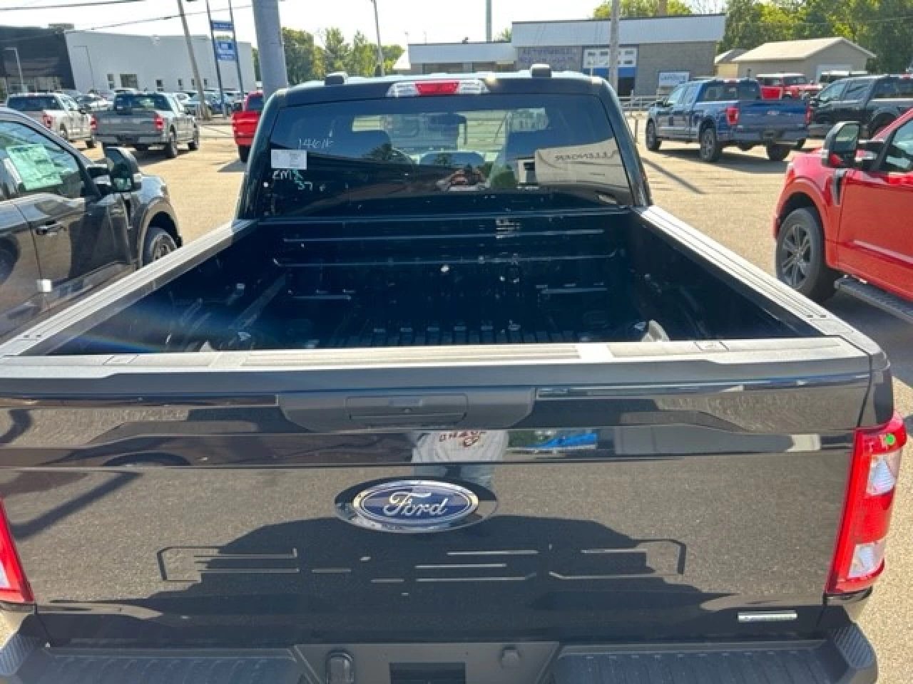 2023 Ford F-150 STX Image principale