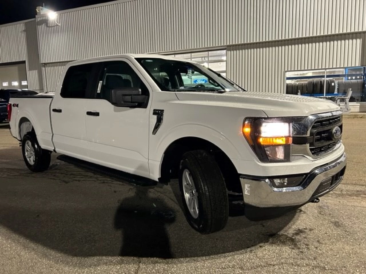 2023 Ford F-150 XLT Main Image